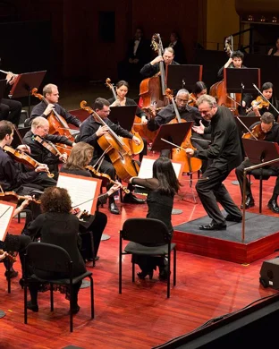 Live concert by Holiday Pops in the Heartland